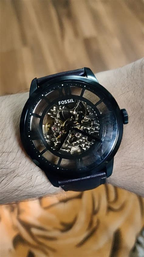 fossil watch stopped working